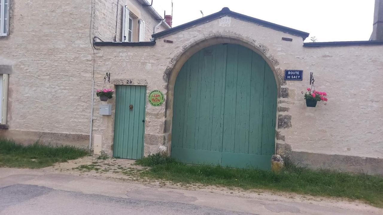 Le Clos Du Merry Joux-la-Ville Exterior foto