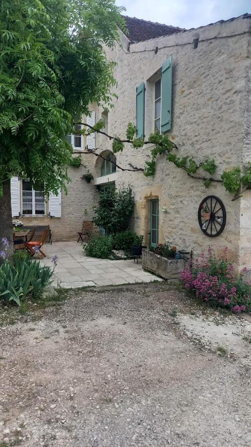 Le Clos Du Merry Joux-la-Ville Exterior foto